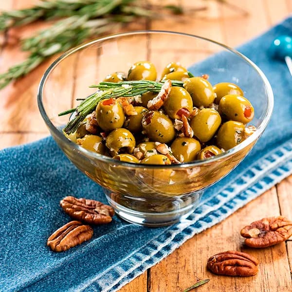Aceitunas Marinadas con Romeros y Nueces